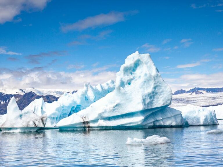 Iceland WhatsApp Group Links